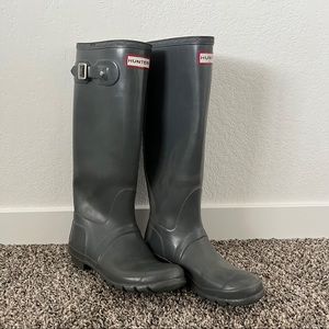 Grey Hunter Rain Boots Size 8